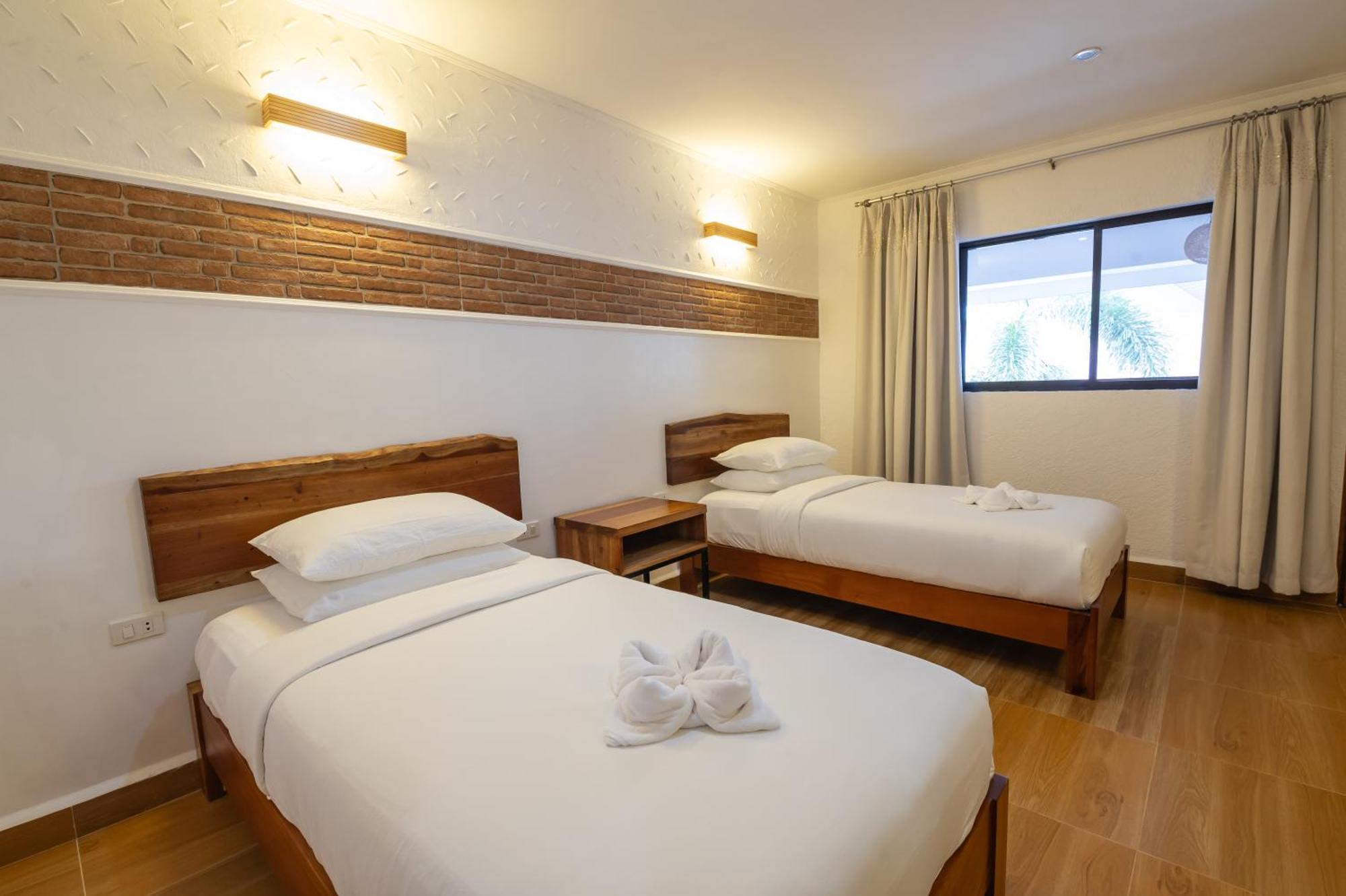 Alona Garden Suites Panglao Bagian luar foto