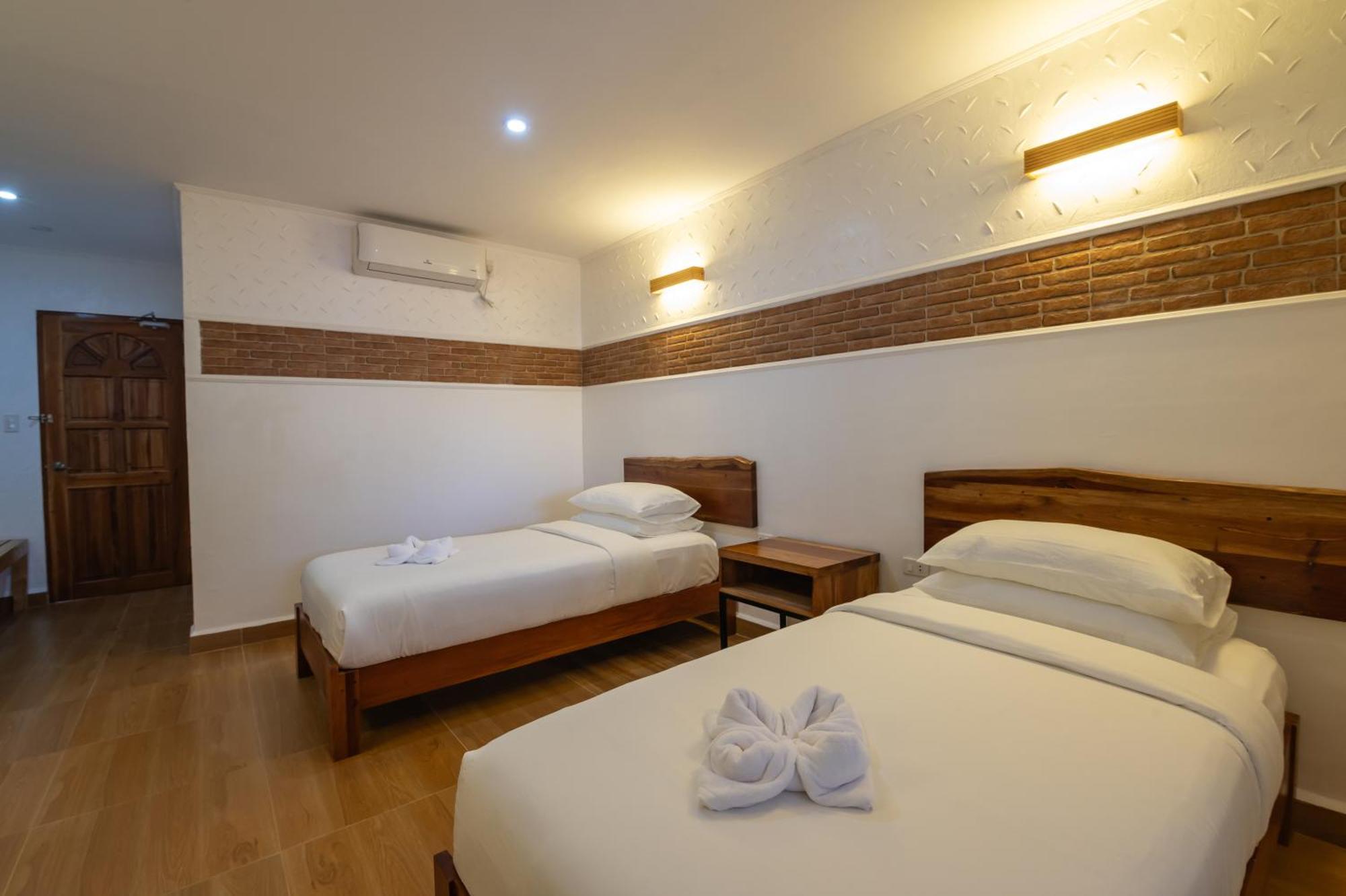Alona Garden Suites Panglao Bagian luar foto