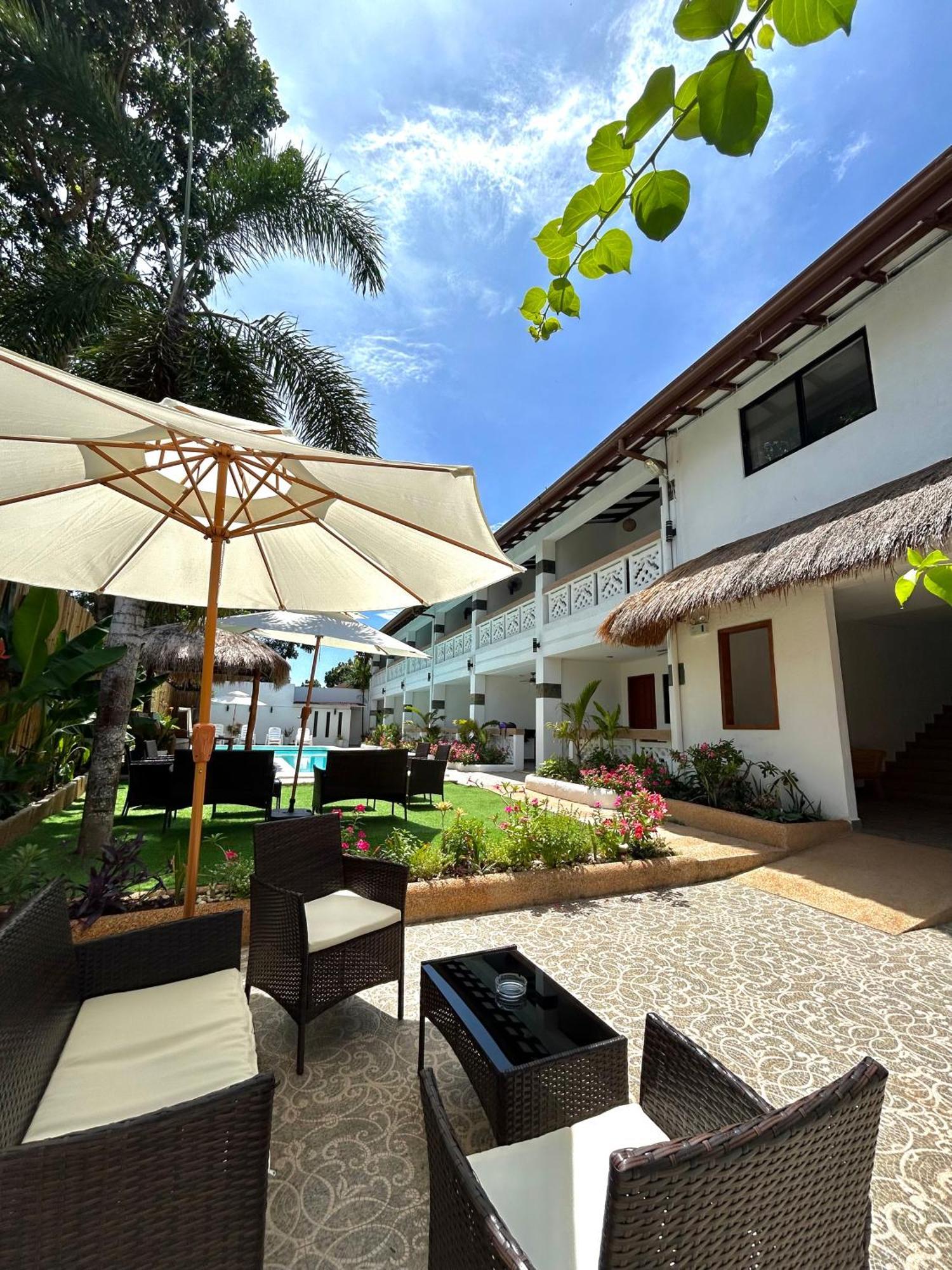 Alona Garden Suites Panglao Bagian luar foto